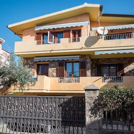 Casa Vacanze Gli Olivi Apartment *